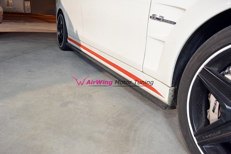 W204 C63 AMG –  Revo style Carbon Side Skirt Splitter 1