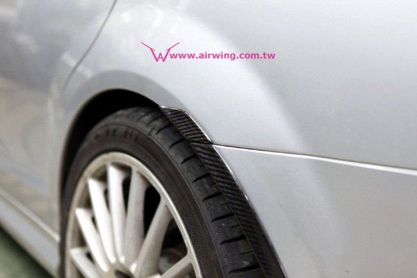 W204 – AirWing style Carbon Rear Fender Trim 3